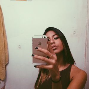 Meet your Posher, Amada